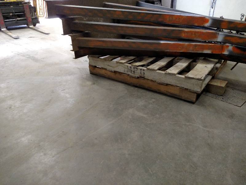 lot 45 image: (2) A-Frame Gantry Ends, Telescopic...
