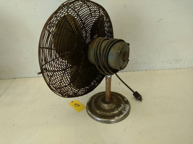 lot 49 image: 20 Bench Fan, Works...