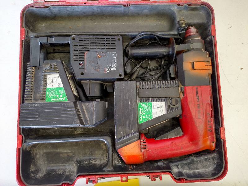 lot 51 image: Hilti TE10A Hammer Drill, Works...