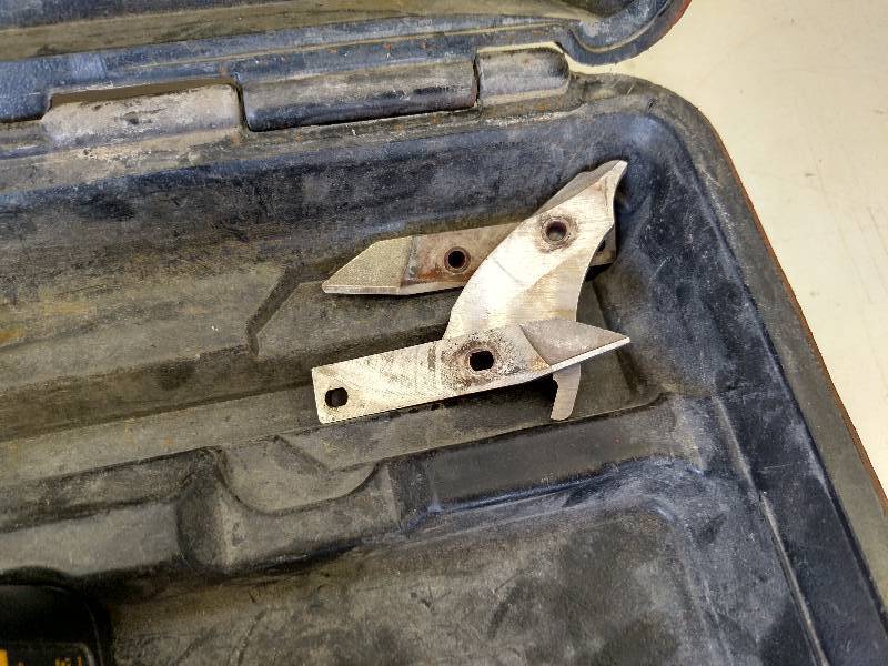 lot 53 image: Dewalt Cordless Shear, 14.4v, Motor...