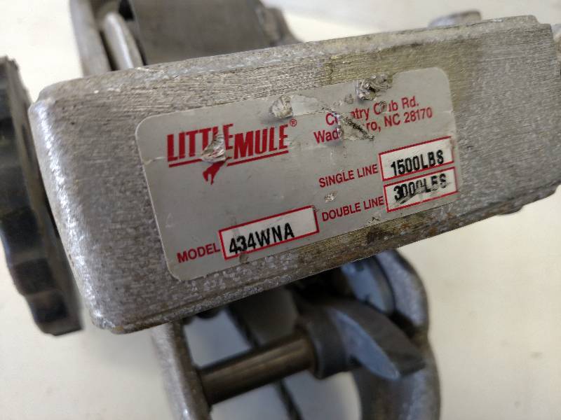 lot 75 image: Little Mule 434WNA Hoist...