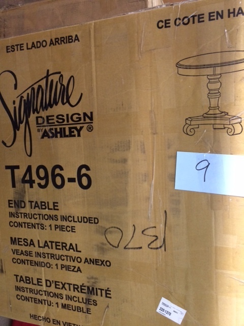 lot 9 image: Victoria End Table
