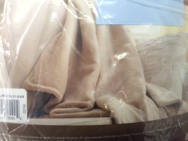 lot 28 image: Slumber Rest Microplush Heated Throw
