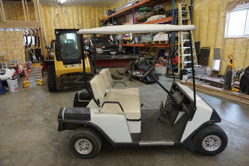 lot 8 image: 1993 EZ GO Marathon 4 Cycle Motor Golf Cart