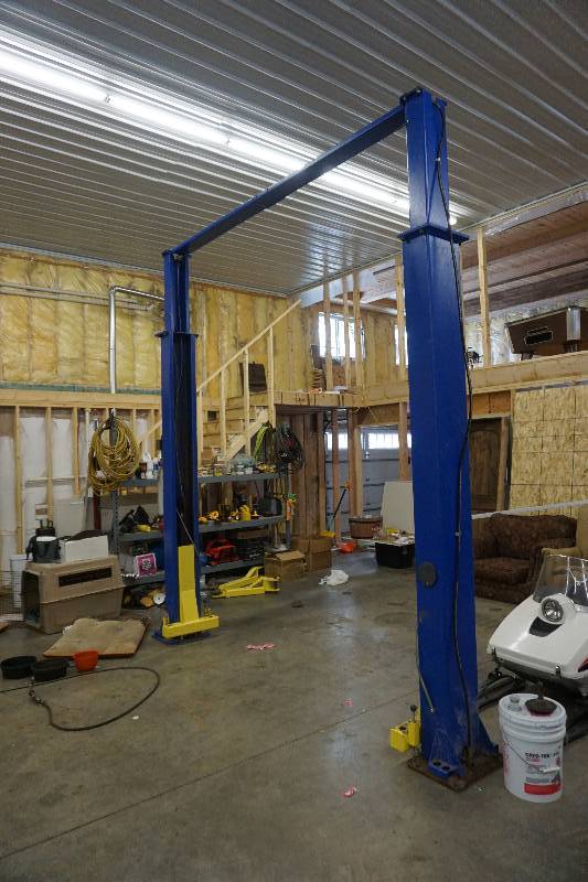 lot 9 image: Rotary Brand 10,000 lb 2 Post Mechanics Car Lift