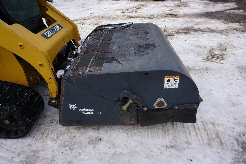 lot 10 image: Bobcat Model 60 Universal Mount 60 Hydraulic SweeperBroom Attachment