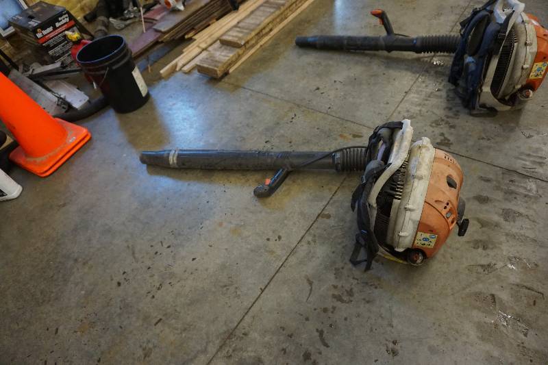 lot 22 image: Stihl Model BR600 Gas Powered Back Pack Leaf Blower