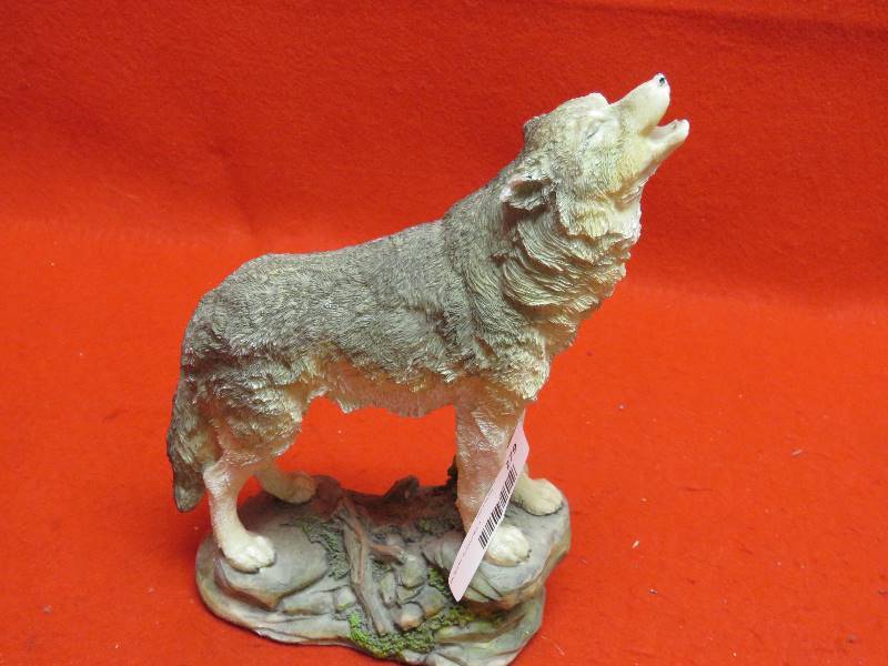 Wolf Decor