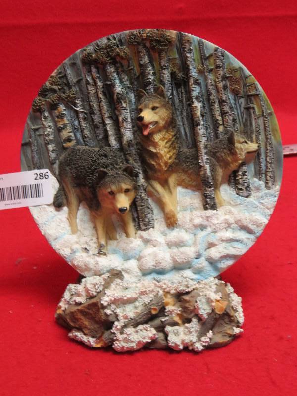 Wolf Decor