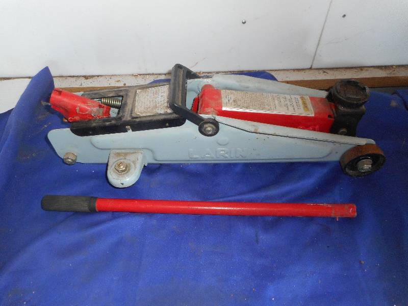FLOOR JACK