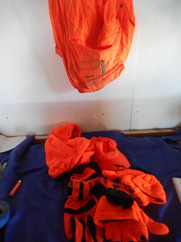 HUNTING GLOVES AND MISC