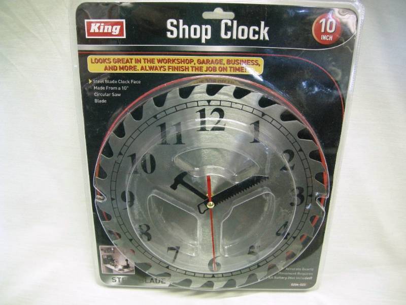 lot 51 image: King 10 Shop Clock