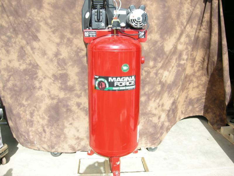 lot 5 image: Magna Force 60gal Upright Air Compressor