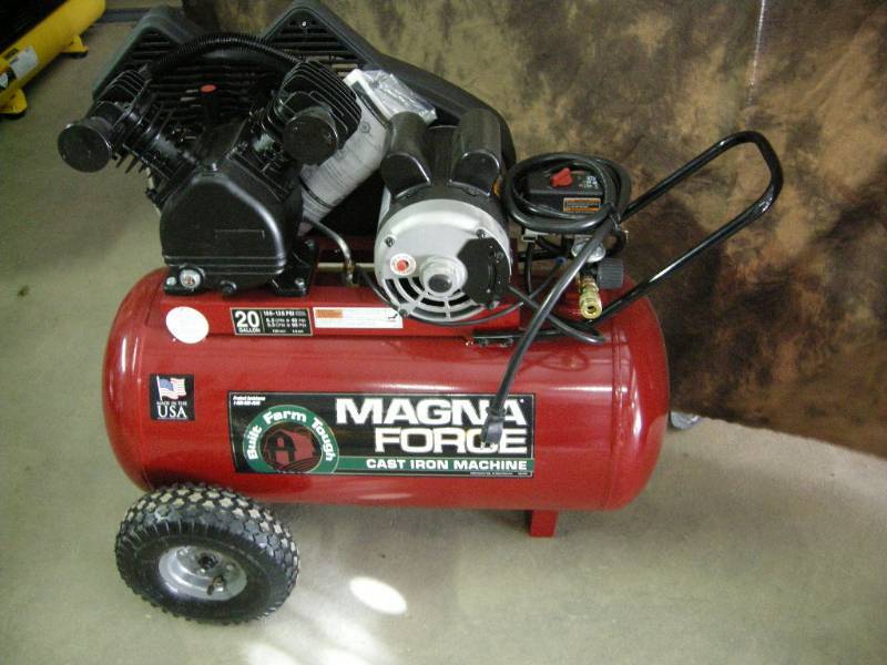 lot 56 image: MagnaForce Hotdog Air Compressor