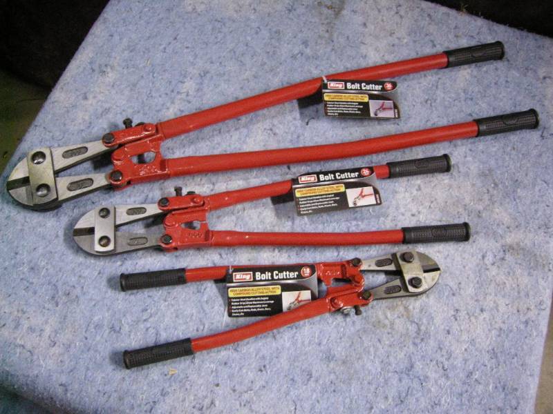 lot 121 image: 3 Bolt Cutters