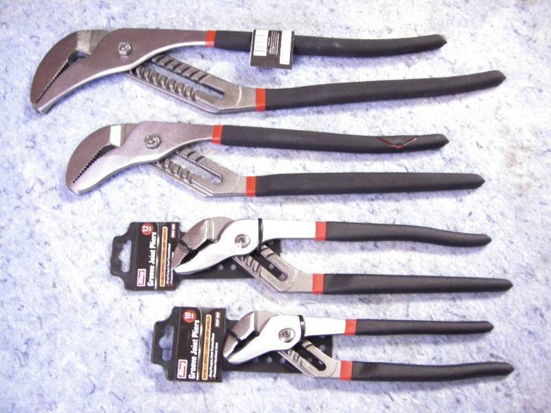 lot 150 image: New Groove Joint Pliers