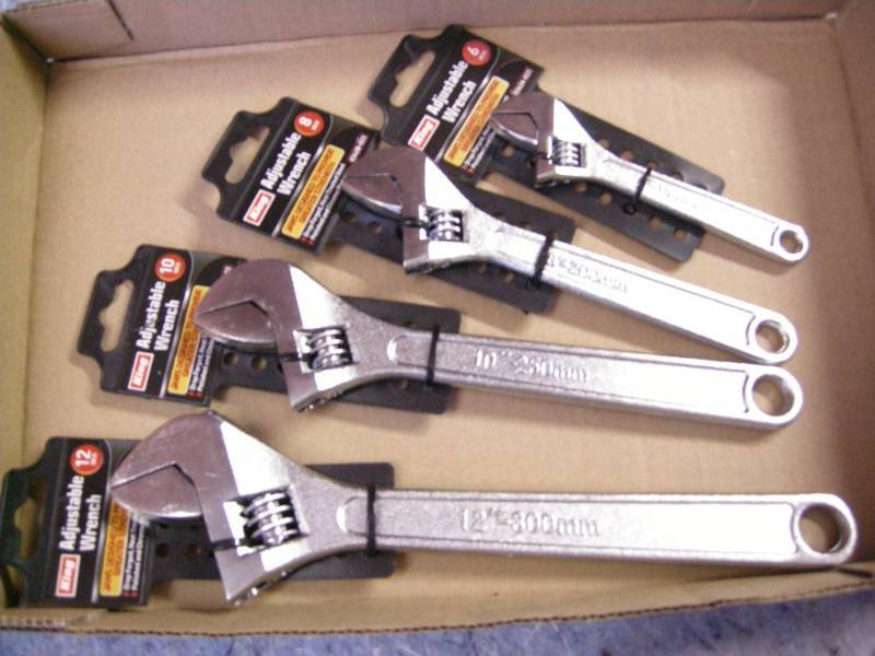lot 160 image: Adjustable Wrench Set