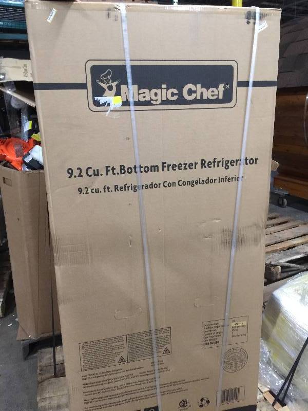 lot 40 image: Magic Chef 23.8 in. W 9.2 cu. ft. Bottom Freezer Refrigerator in Stainless never used