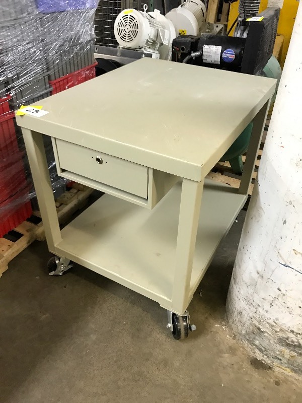 lot 23 image: Rolling cart