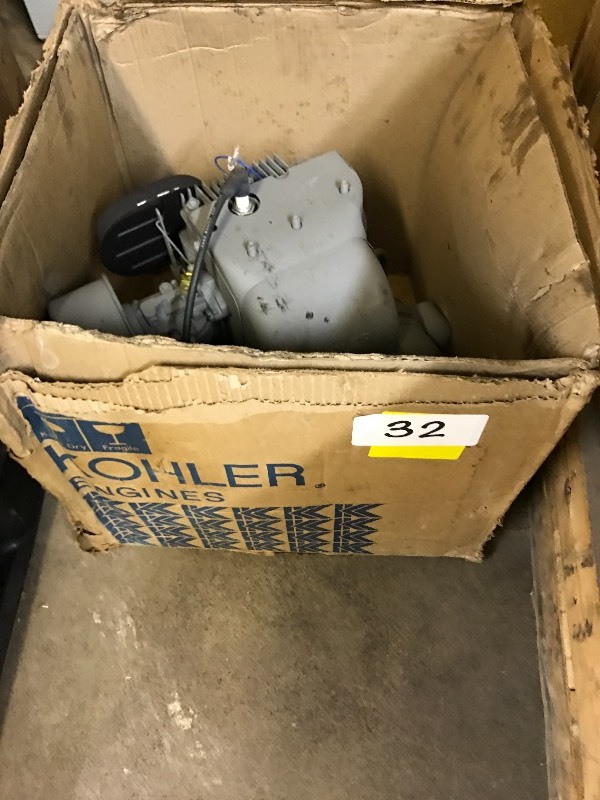 lot 32 image: Kohler small engine