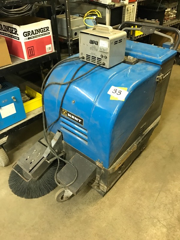 lot 33 image: Kent floor sweeper