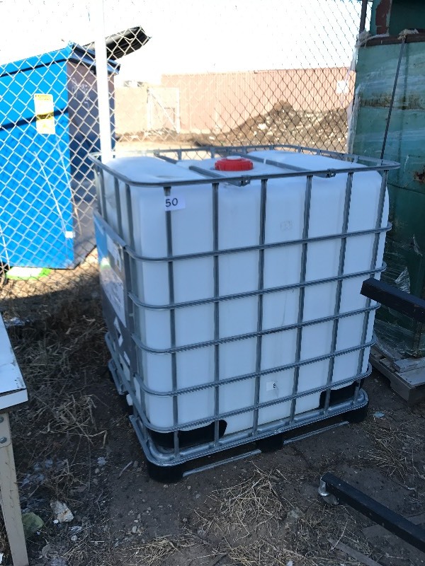 lot 50 image: Poly tank