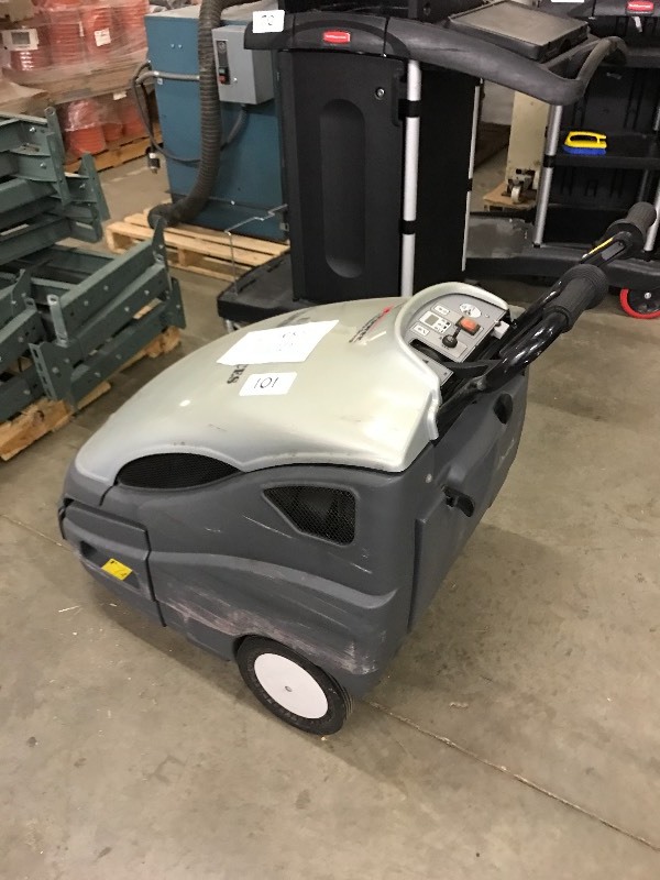 lot 101 image: Floor cleaner