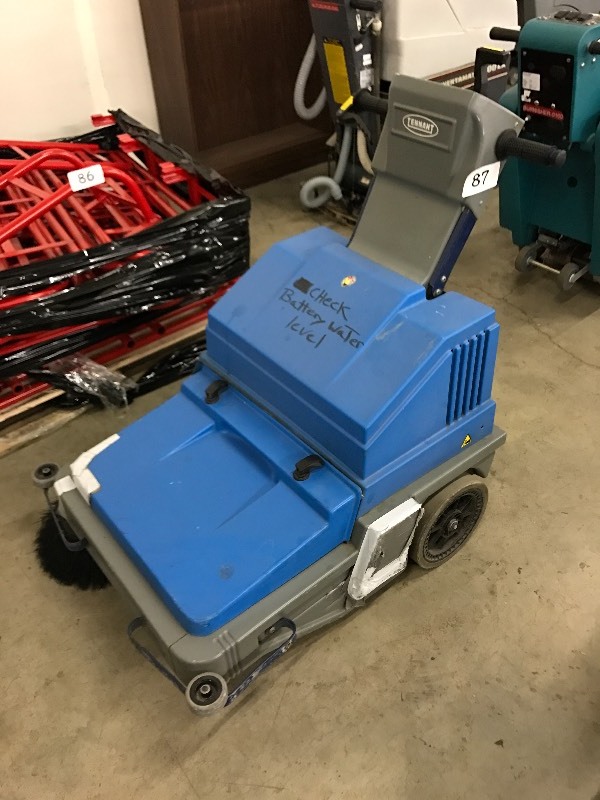 lot 87 image: Floor sweeper
