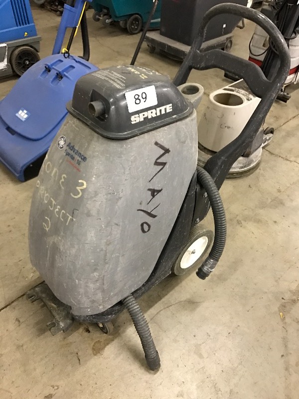 lot 89 image: Advance floor cleaner