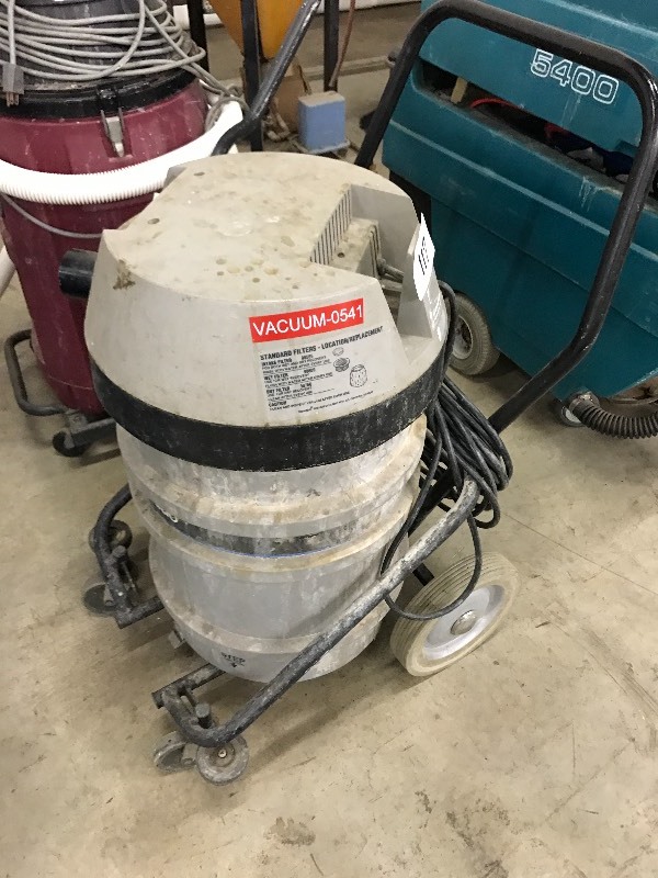 lot 117 image: Floor cleaner