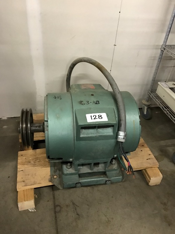 lot 128 image: Large electric motor