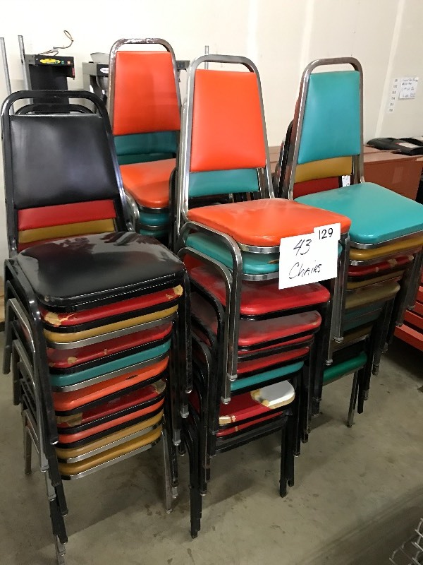 lot 129 image: Lot of stacking chairs