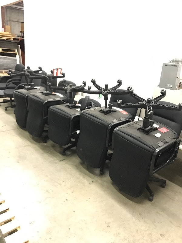 lot 148 image: Lot of office chairs