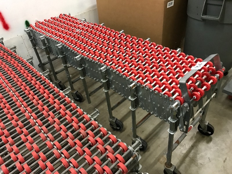 lot 164 image: Flexible skate wheel conveyor