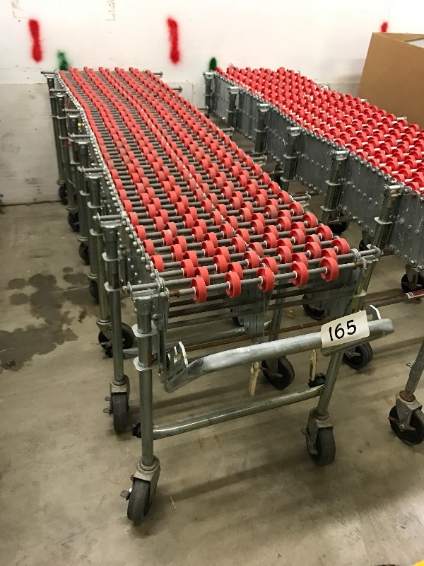 lot 165 image: Flexible skate wheel conveyor