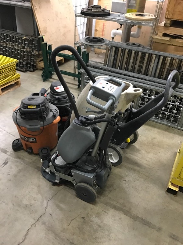 lot 170 image: Lot of floor cleaners