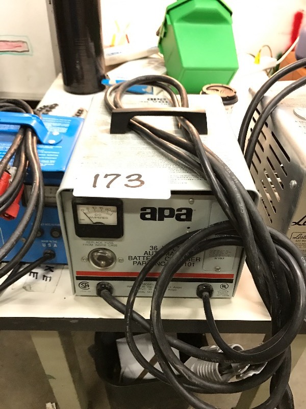 lot 173 image: Battery charger