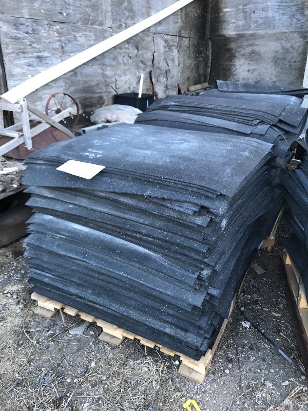 lot 59 image: Lot of 20 rubber mats