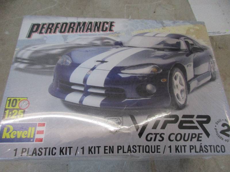 dodge viper model new unopened