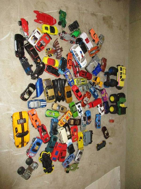 tote of match box cars  hot wheels