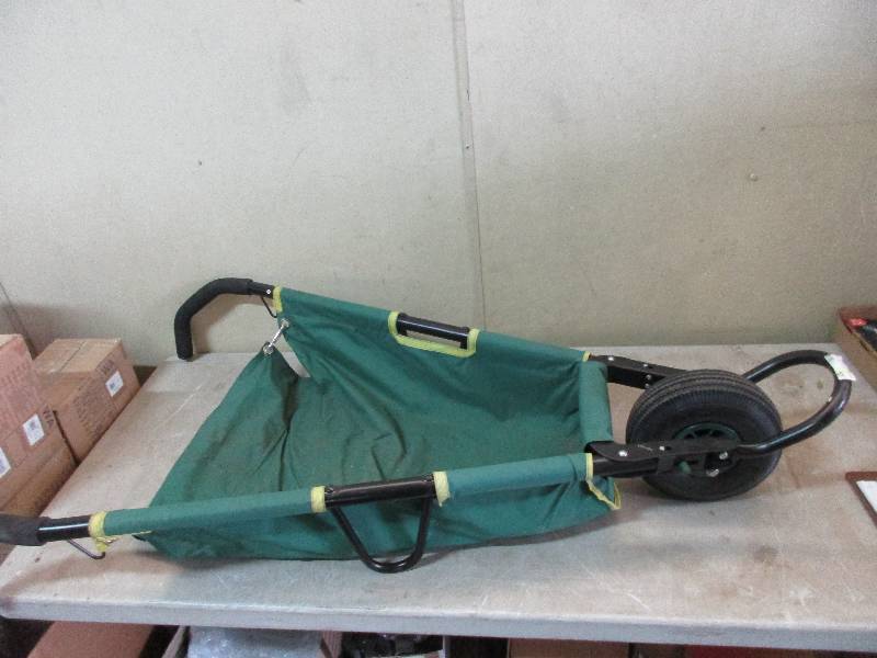 yard works wheelbarrow - good shape tire hold air