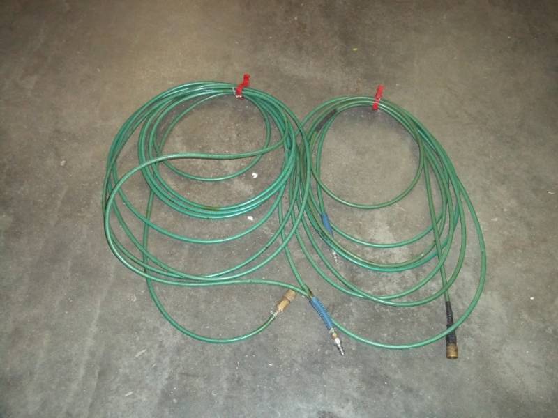 lot 61 image: Pair of Air Hoses green