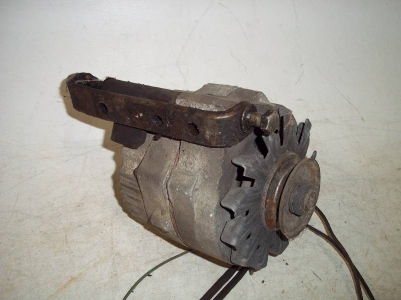 lot 66 image: Altenator off a Chevy