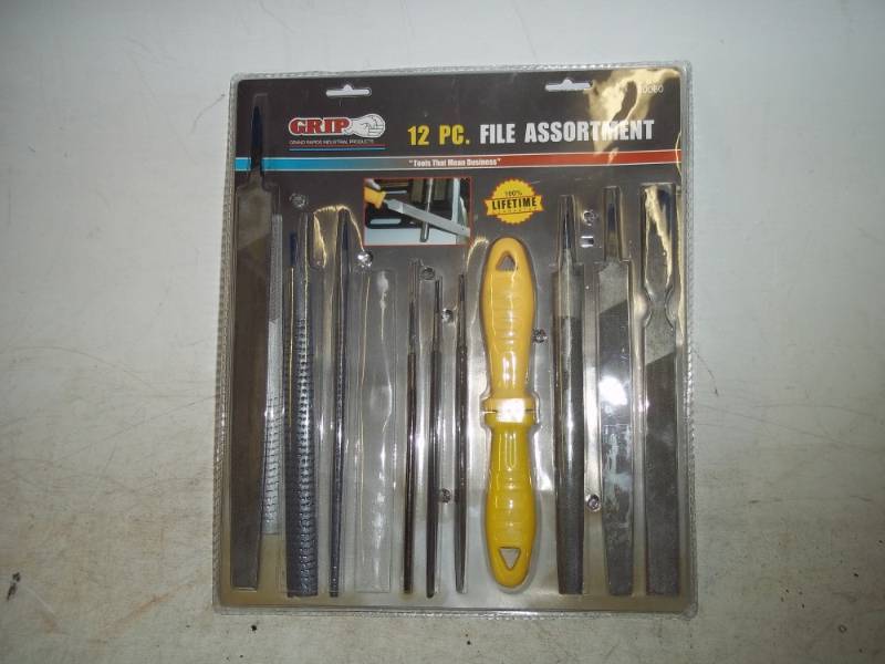 lot 71 image: 12 Piece File Assortment