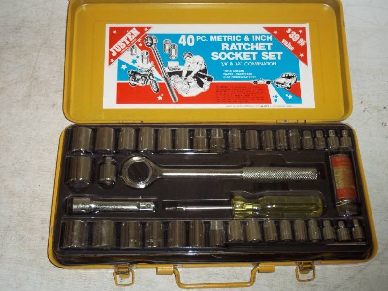 lot 92 image: 40 Piece Ratchet socket set