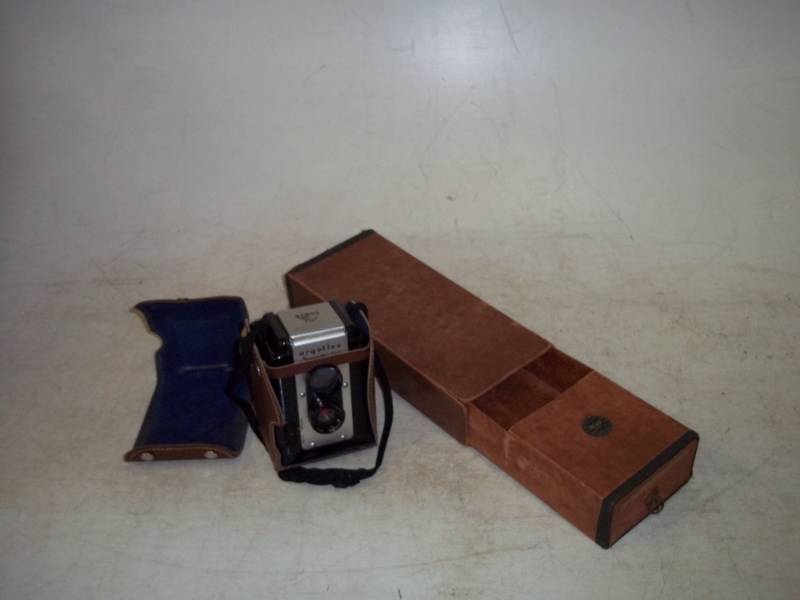 lot 105 image: Argus Camera and box