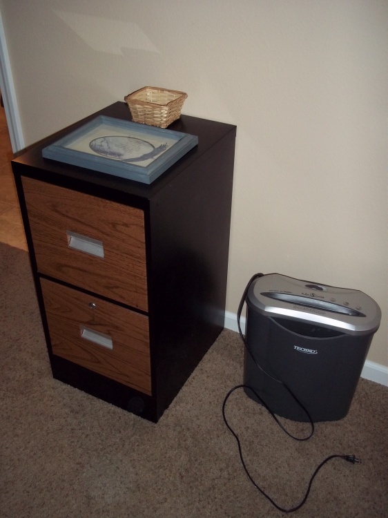 lot 14 image: Paper Shredder, File Cabinet with picture