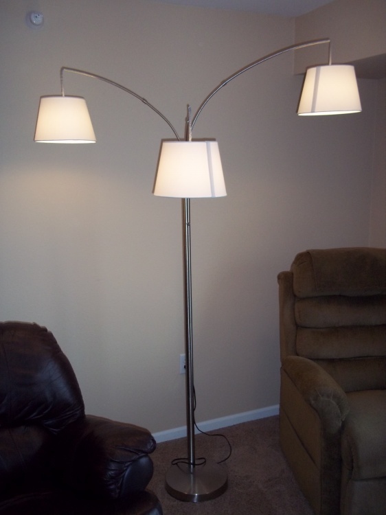lot 21 image: 3 Light Floor Lamp