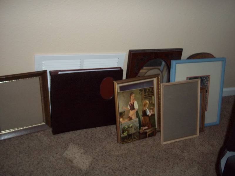 lot 33 image: Picture Frames and Photo Album