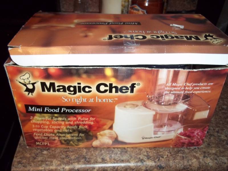 lot 35 image: Magic Chef Mini Food Processor